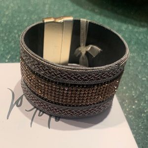 NWT Lord & Taylor Sparkle Magnetic Clasp Bracelet